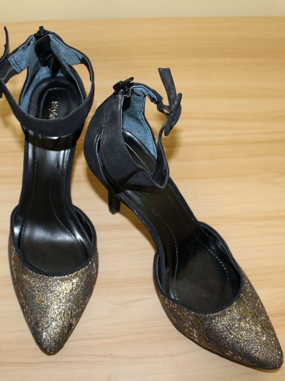Ladies Style & Company Shoes